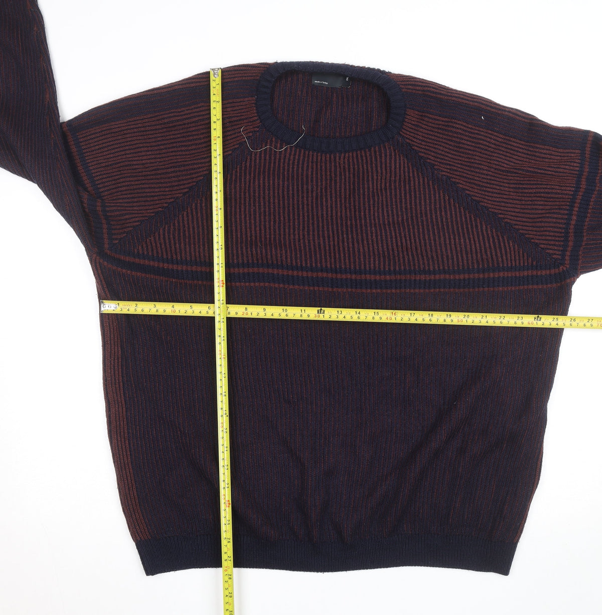 Close-up detail of ASOS DESIGN Men’s Blue 2XL Striped Knit jumper