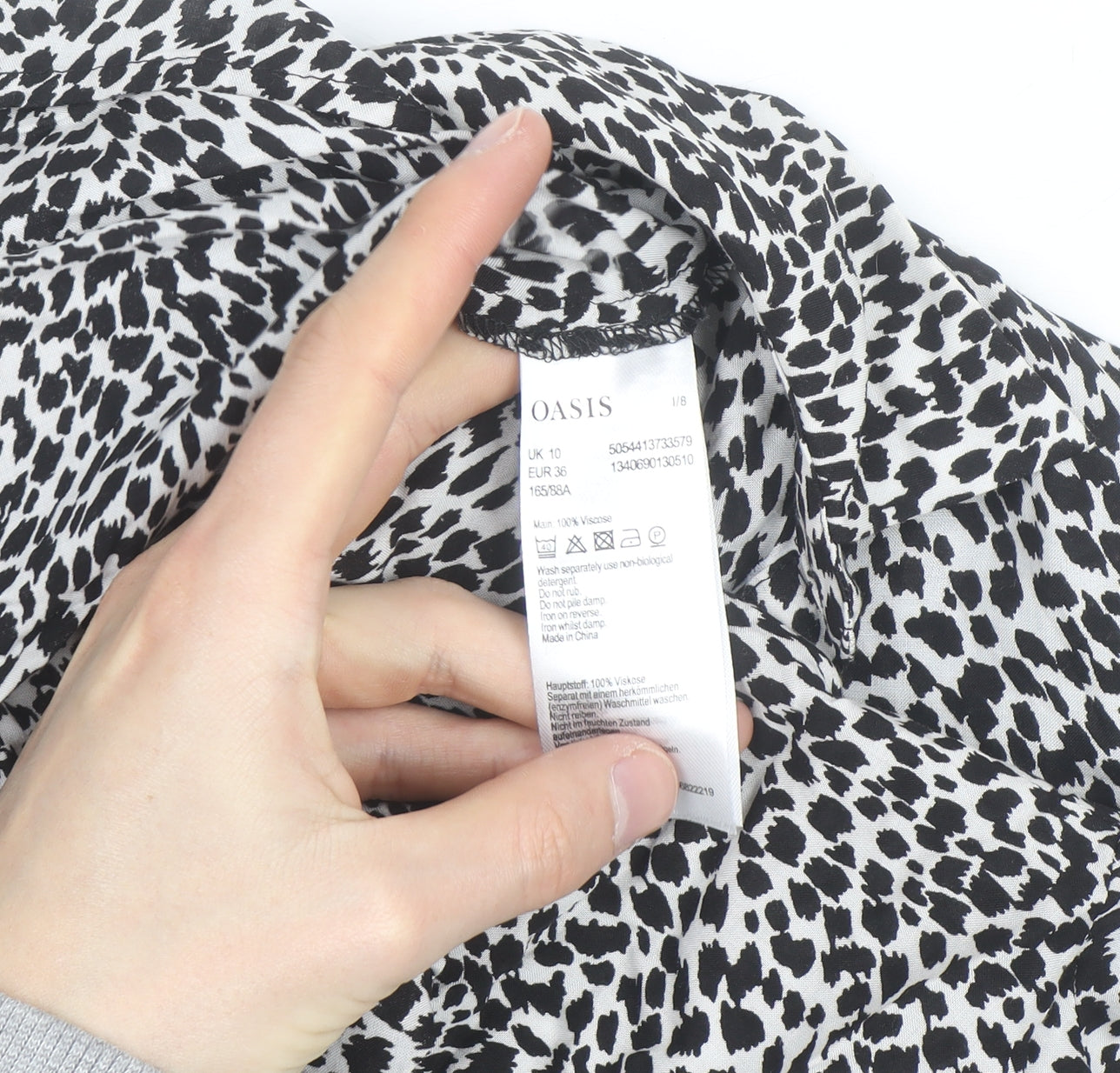 Oasis Women’s Black Animal Print Long Sleeve Viscose Blouse UK 10