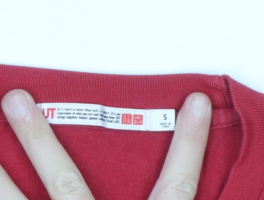 Uniqlo Men Red One Piece Anime Graphic Cotton T-Shirt Size S