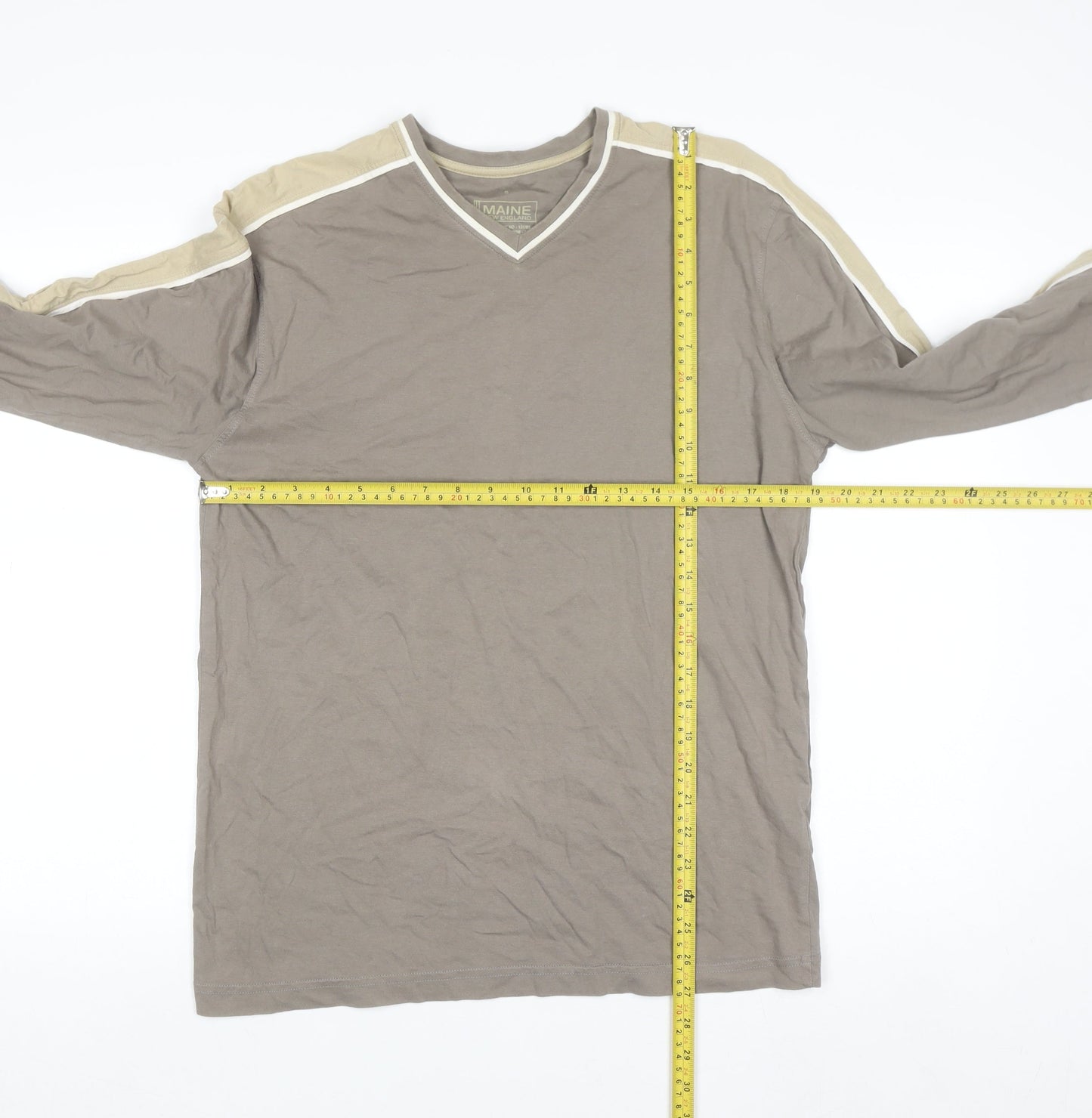 Maine New England Men's Small Beige Long Sleeve V-Neck Cotton Top