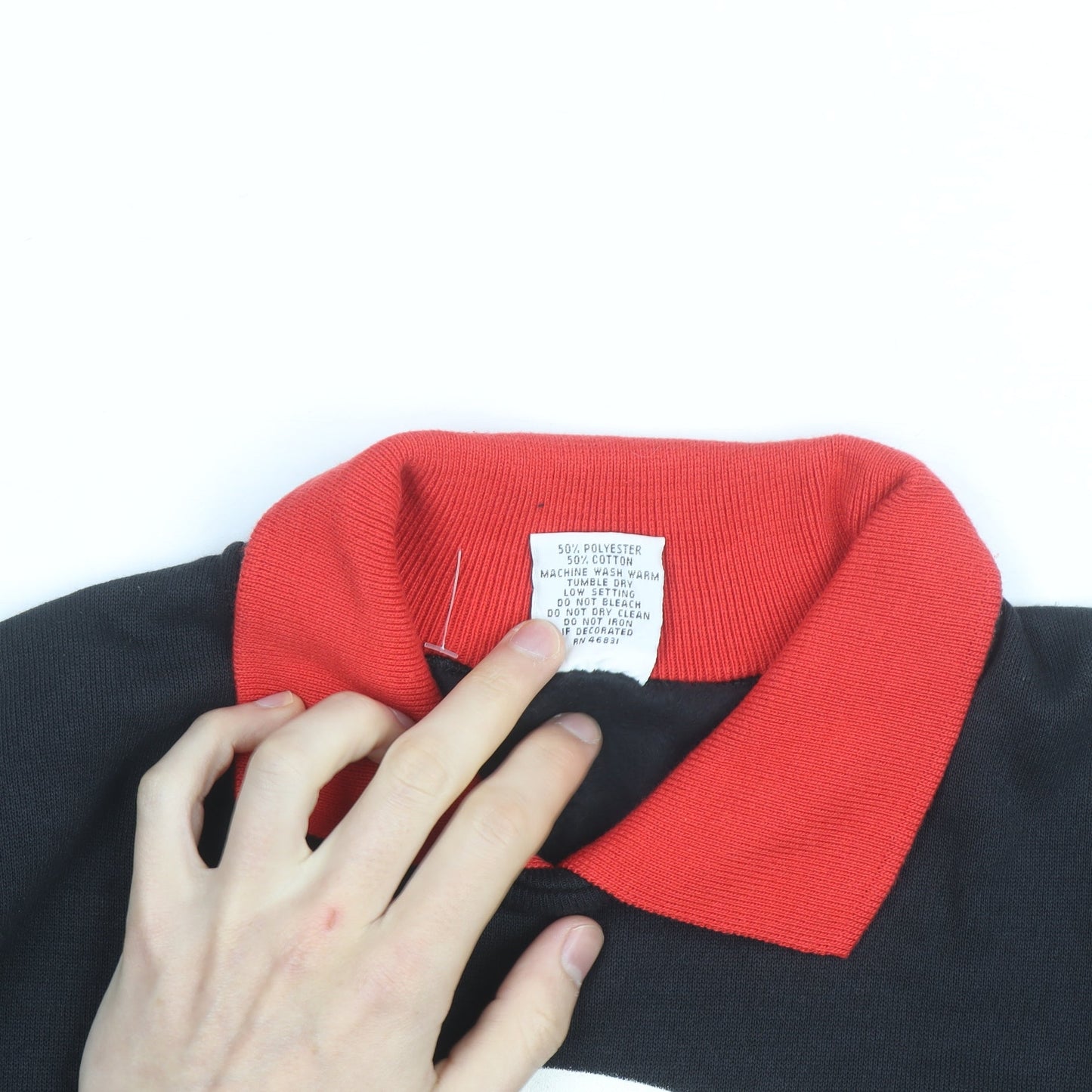 Signal Men's Black Collared Retro Graphic Sweatshirt Size M
