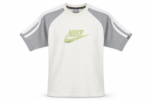 Nike Men's Grey and Cream Short Sleeve Crew Neck Graphic T-Shirt L