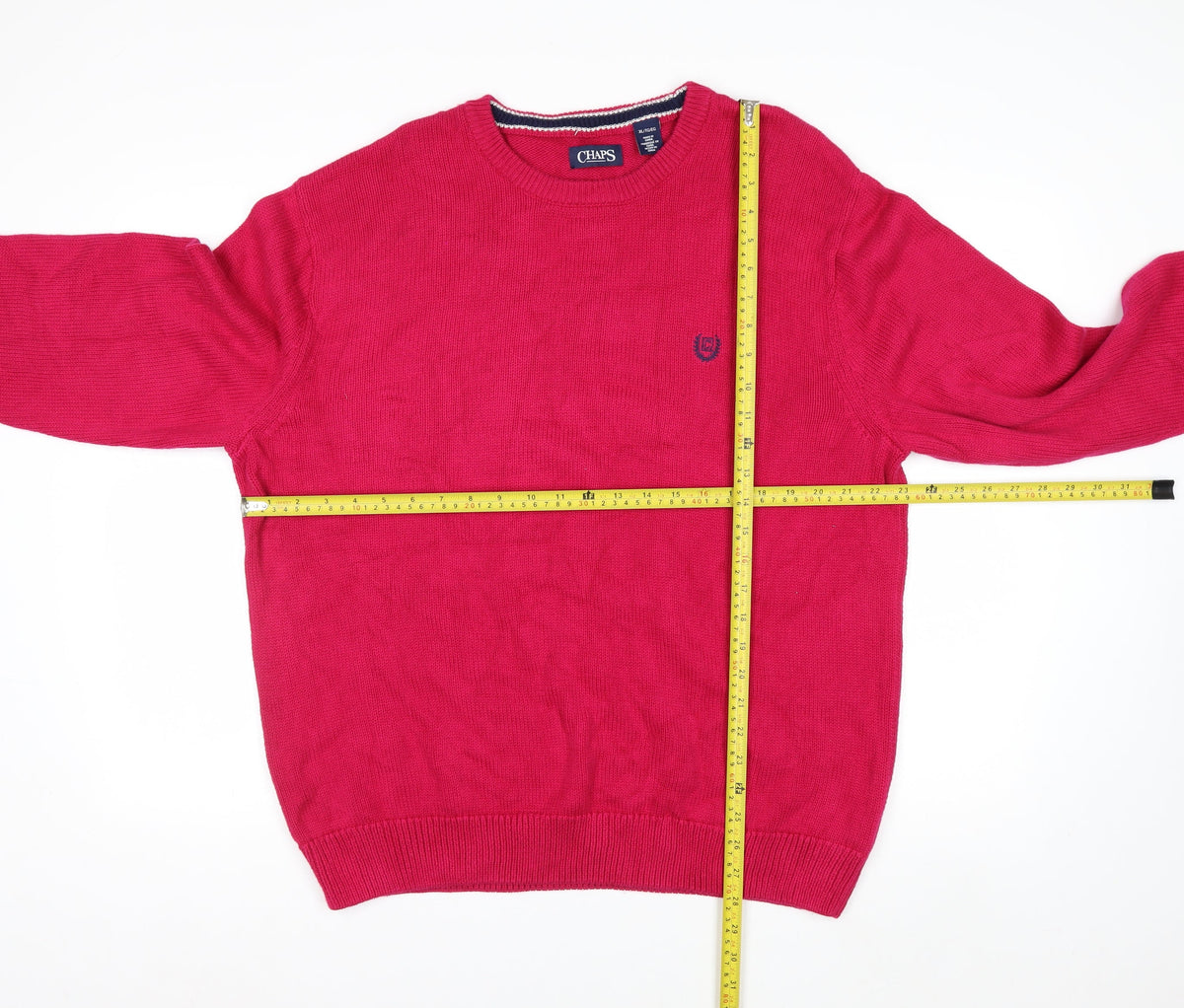 Close-up detail of Chaps men’s red xl crew neck knit jumper