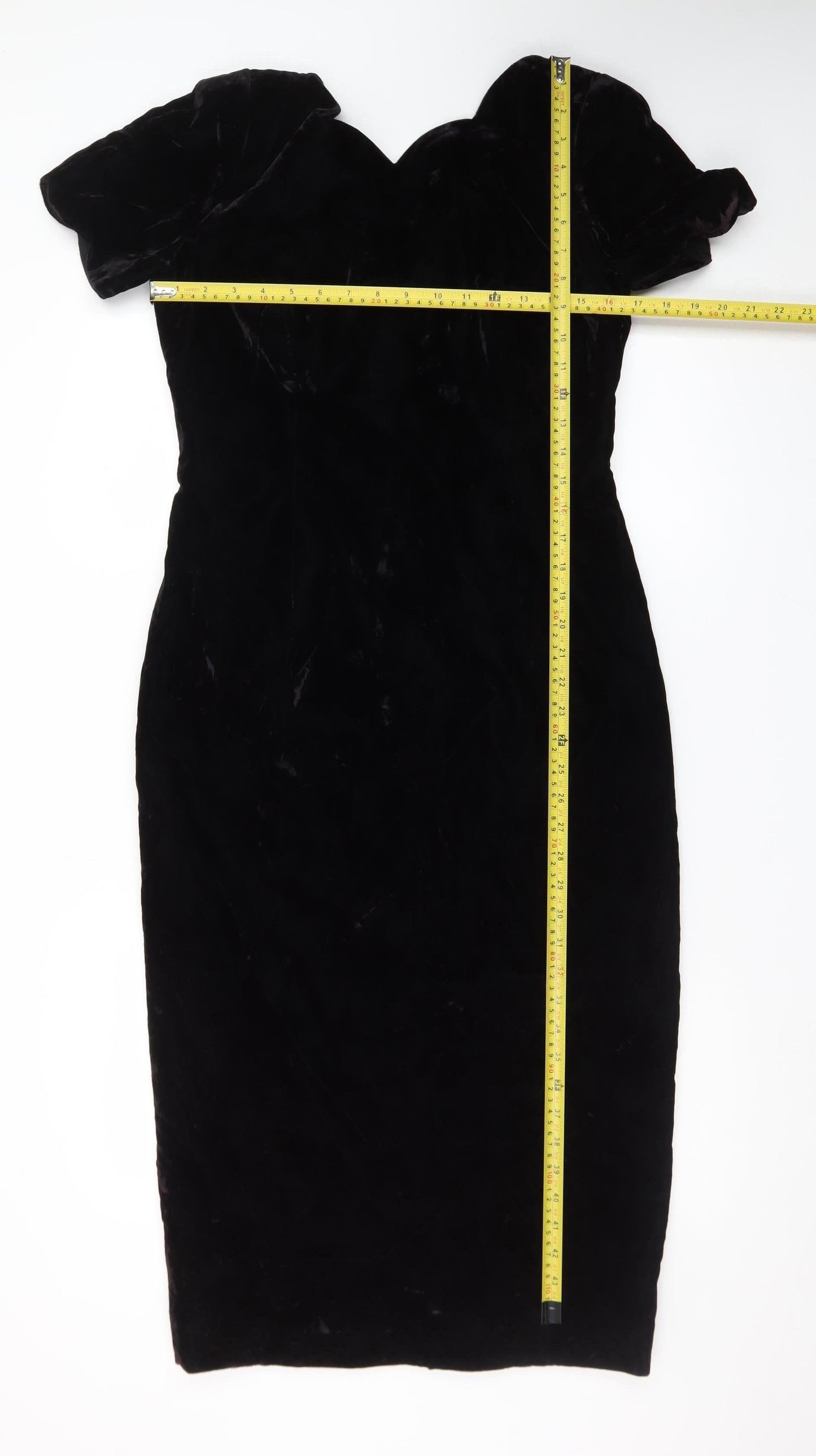 Santa Fe Women’s Black Velvet Bodycon Dress Size 10 Sweetheart Neck