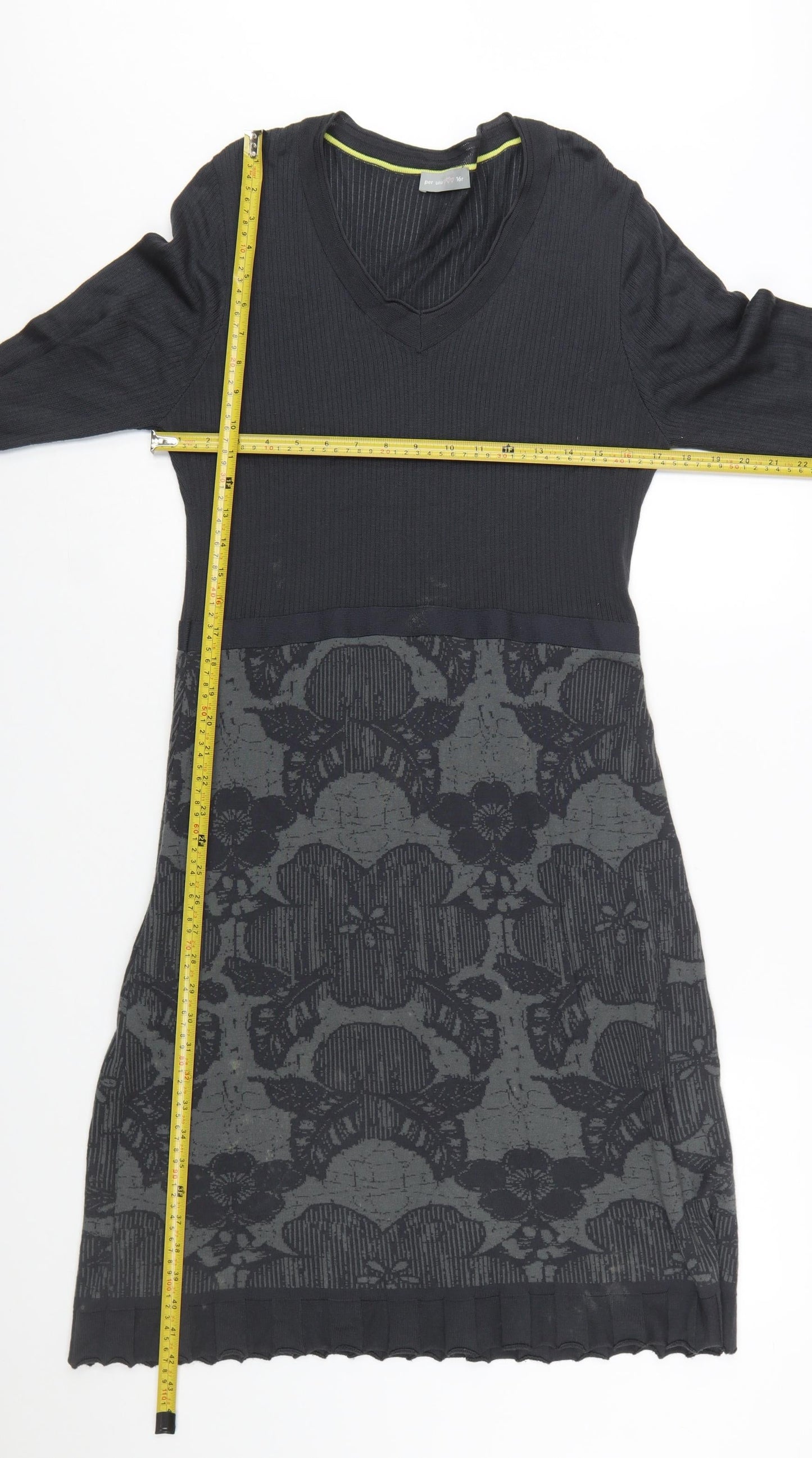 Marks and Spencer Per Una Women’s Black Knit Floral V-Neck Long Sleeve Dress Size 16
