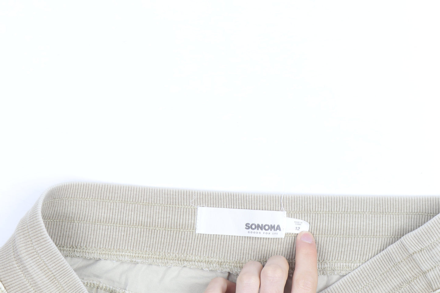 Sonoma Women Beige Size 12 Cargo Shorts with Zip Pockets