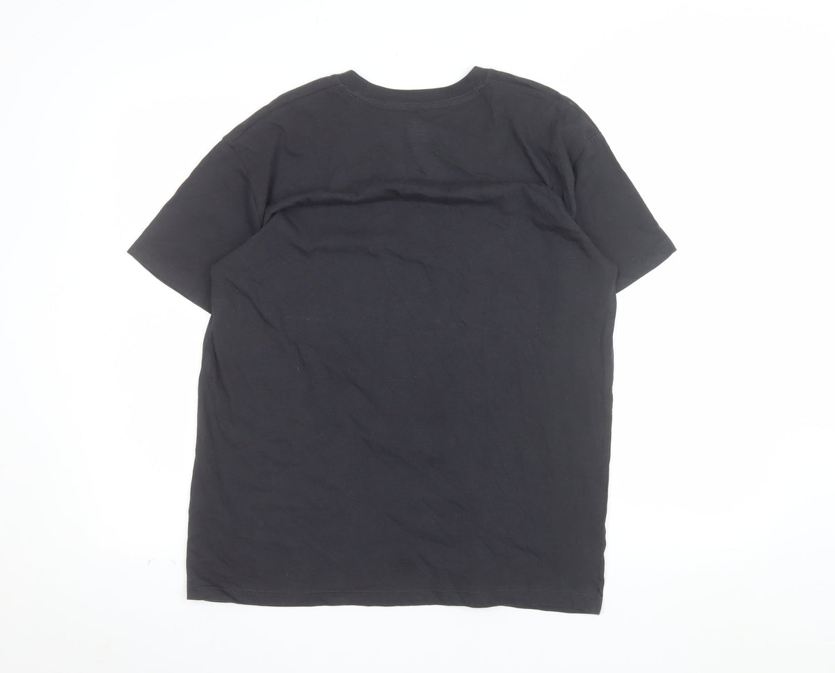 Close-up detail of Hollister Men’s Black Mickey Mouse Surf Club T-Shirt XS