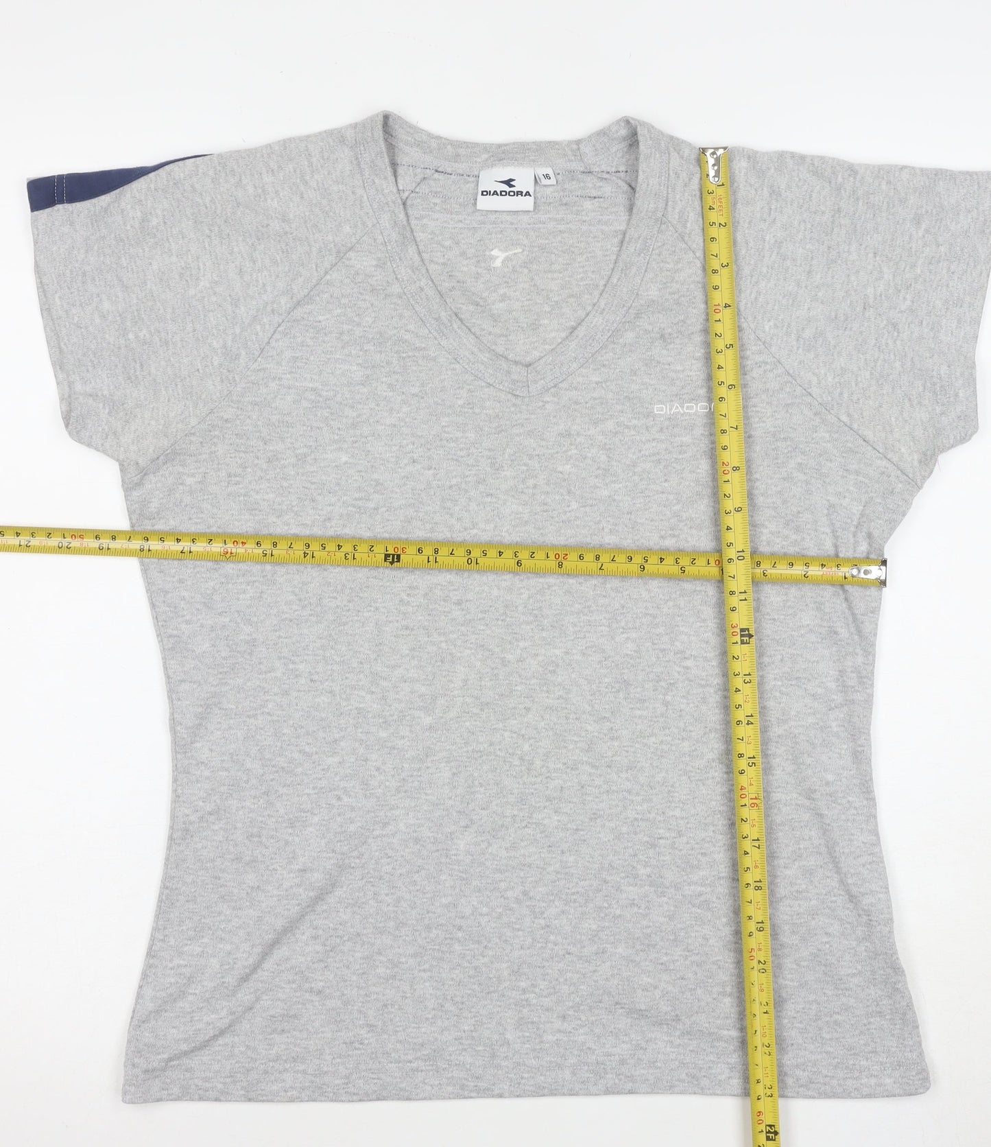 Diadora Womens Grey V-Neck Short Sleeve T-Shirt Size 16