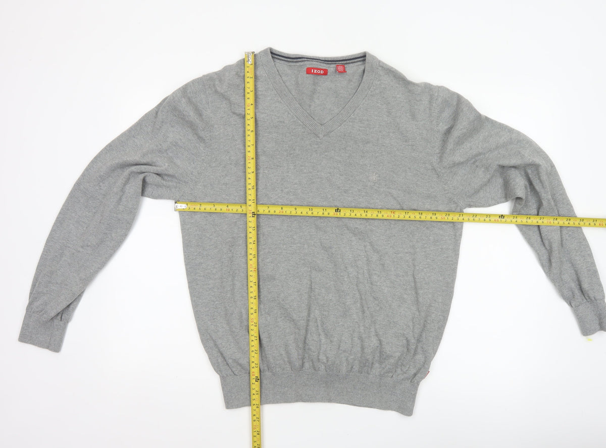Close-up detail of IZOD Men's Grey L V-Neck Fine Knit jumper Classic