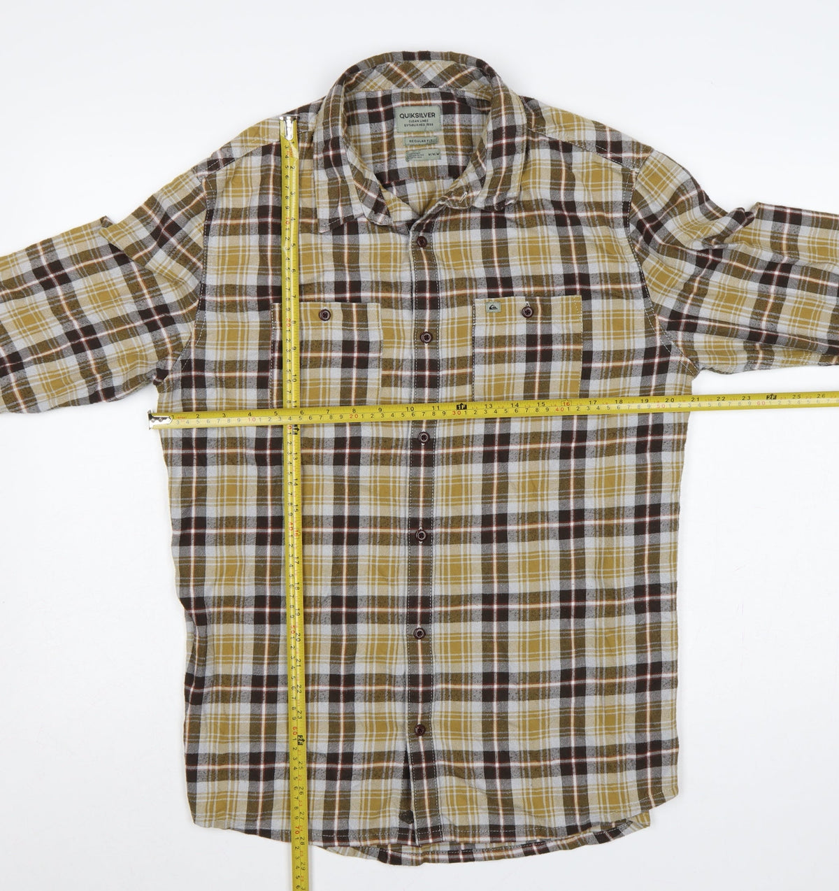 Close-up detail of Quiksilver Men’s Multicoloured M Regular Fit Plaid Long Sleeve Shirt