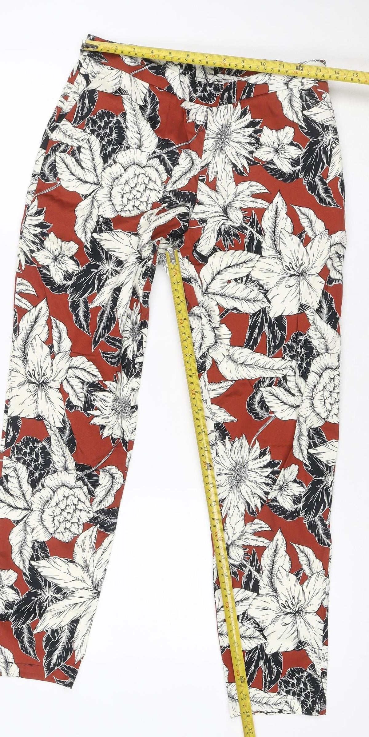Close-up detail of Dorothy Perkins Women Red Floral Cropped Trousers UK 8 Stretch