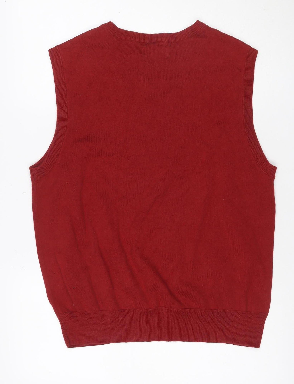 Close-up detail of Saddlebred Men’s Red M Argyle Knit Sleeveless Crew Neck Jumper Vest