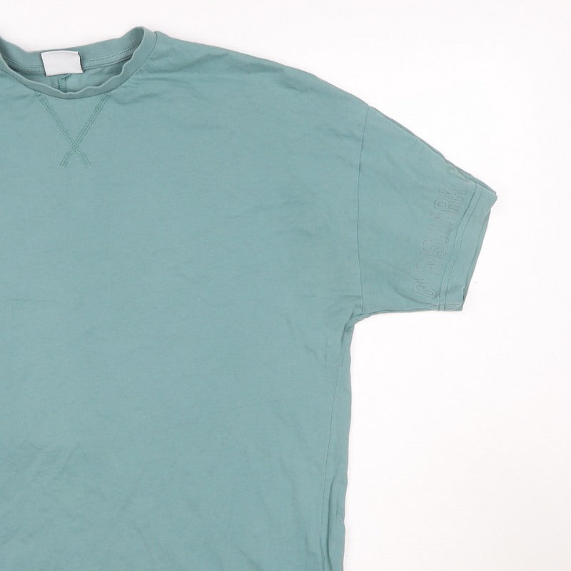 Additional view of Gymshark Men's Green, size S, Logo Sleeve Crew Neck Short Sleeve T-Shirt