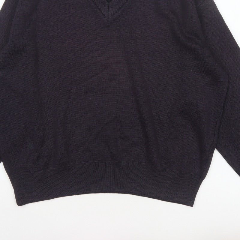 Additional view of Gabicci Men’s Black V-Neck Knit jumper, size M