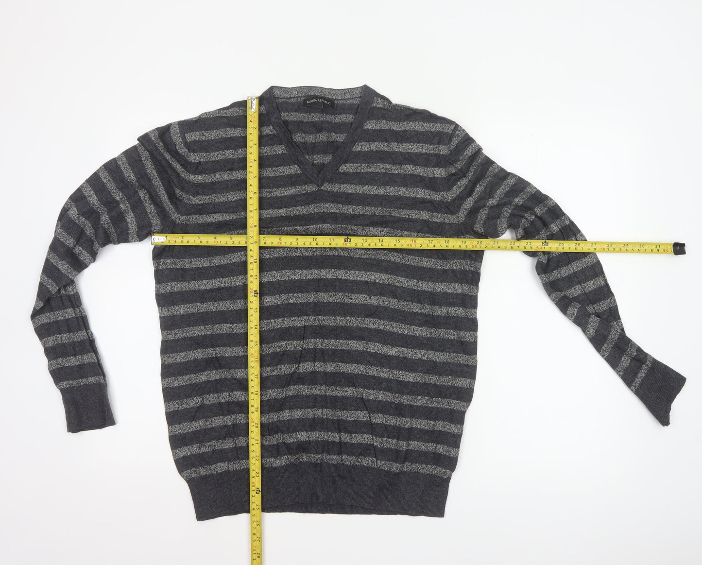 Banana Republic Men’s Grey Striped V-Neck Knit Pullover Jumper L