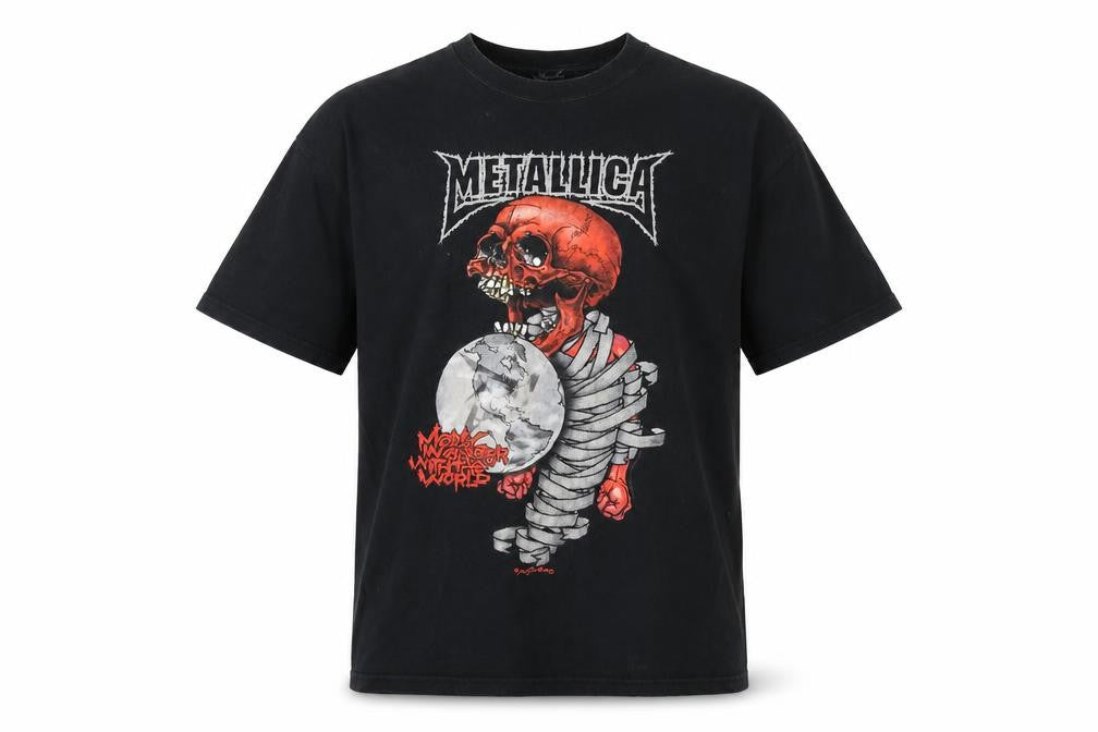 Front view of Metallica Men’s XL Black 2004 Tour Skull Graphic Rock Band T-Shirt
