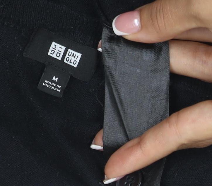 Uniqlo Women’s Black M Fine Knit V-Neck Button Cardigan