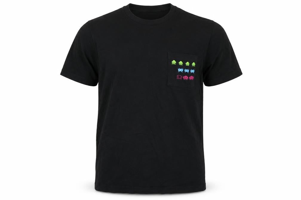 Front view of Uniqlo Men Black M UT Taito Space Invaders Pocket Graphic T-Shirt