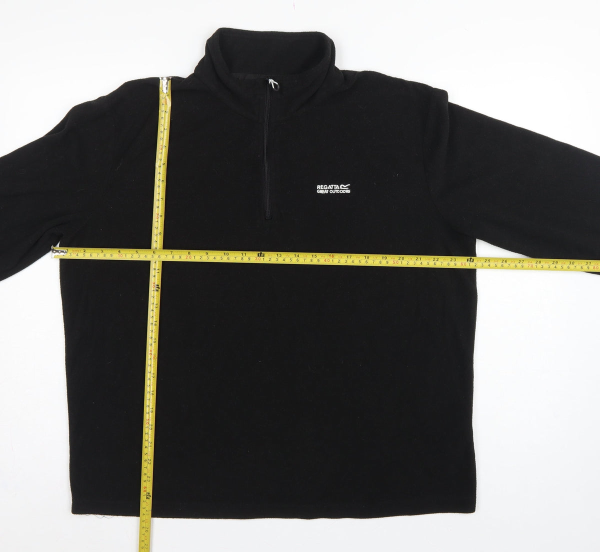 Close-up detail of Regatta men’s black xl 1/4 zip fleece sweatshirt outdoor hiking