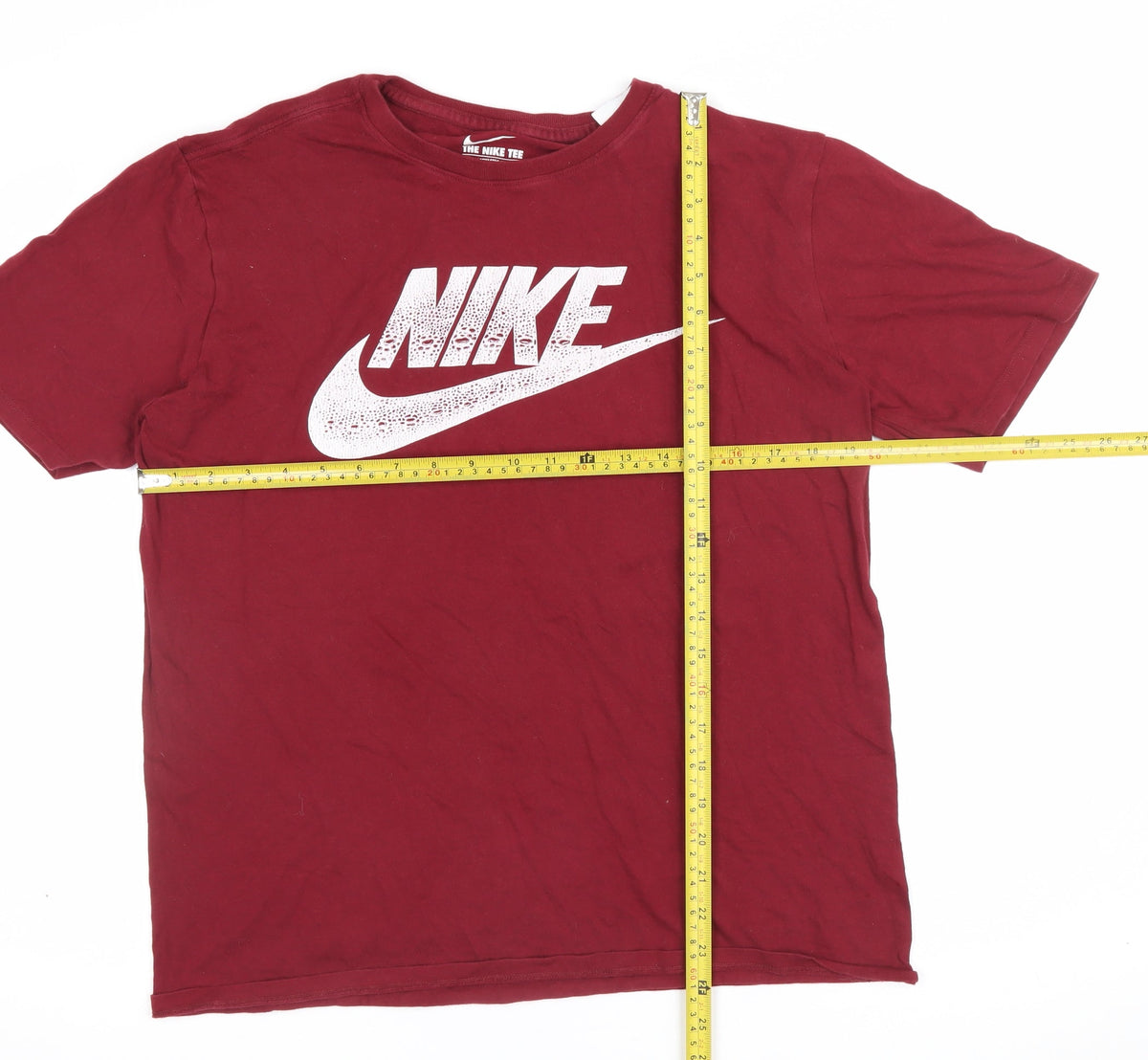 Nike Men’s Red M Athletic Fit Logo Graphic Cotton T-Shirt