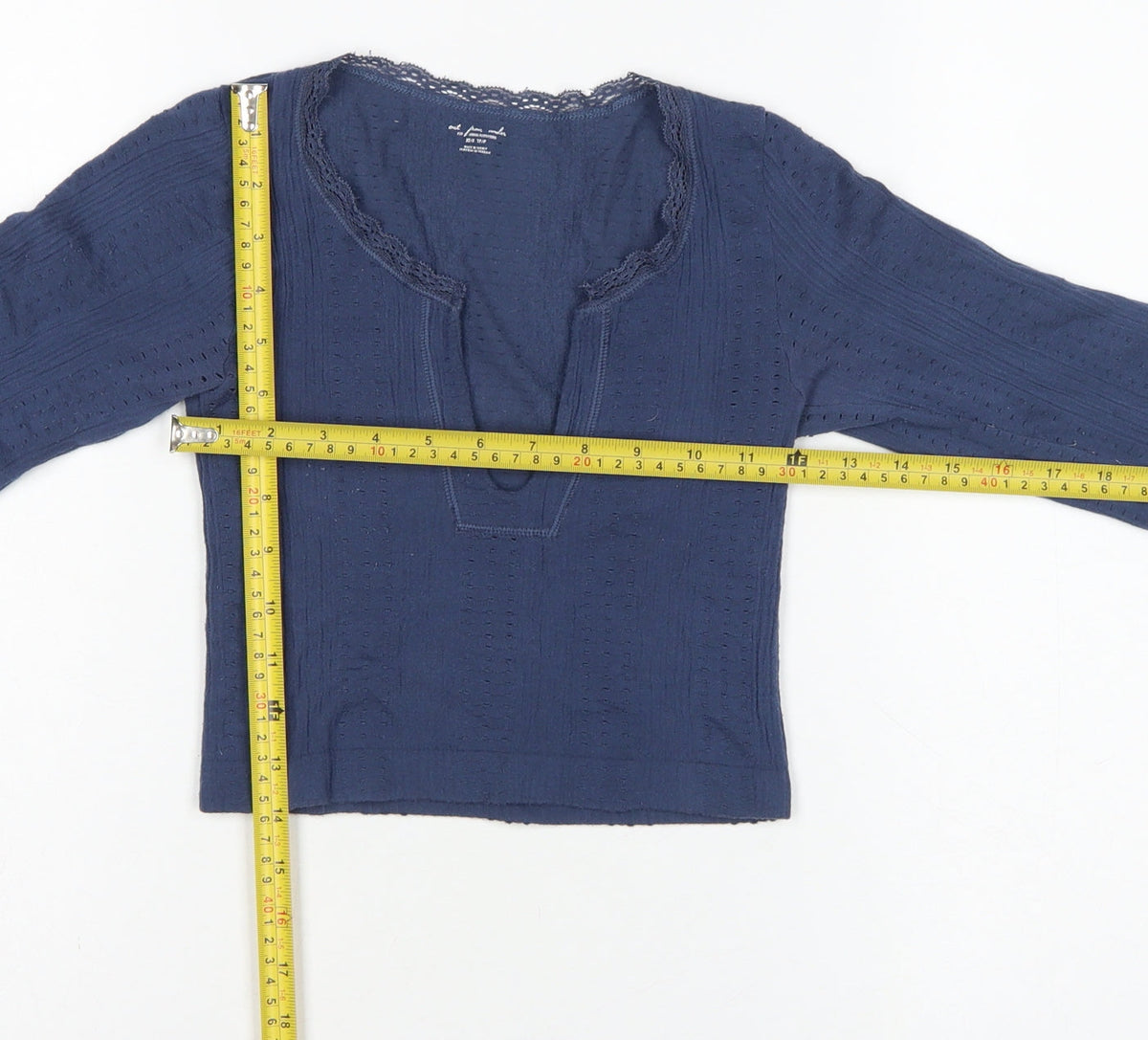 Out From Under Women’s Blue XS Cropped Knit V-Neck Long Sleeve Top