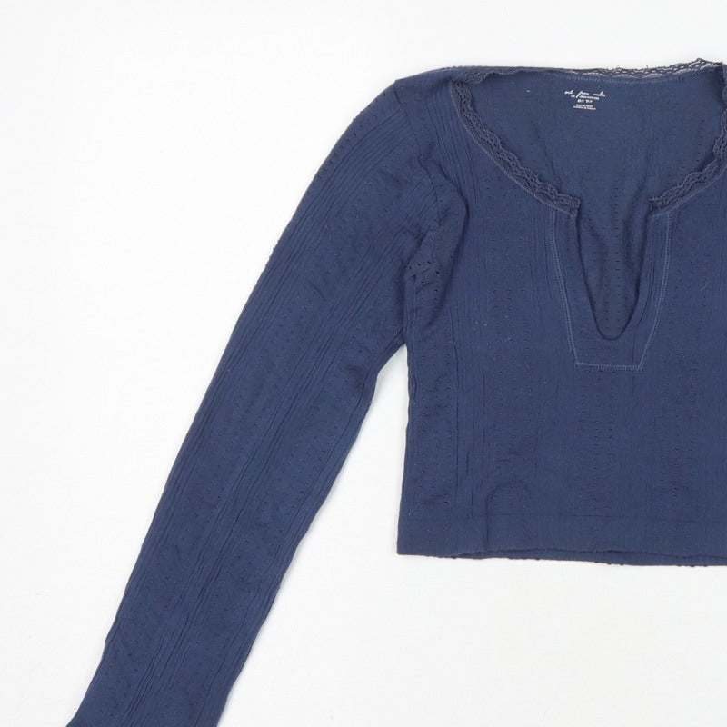Out From Under Women’s Blue XS Cropped Knit V-Neck Long Sleeve Top