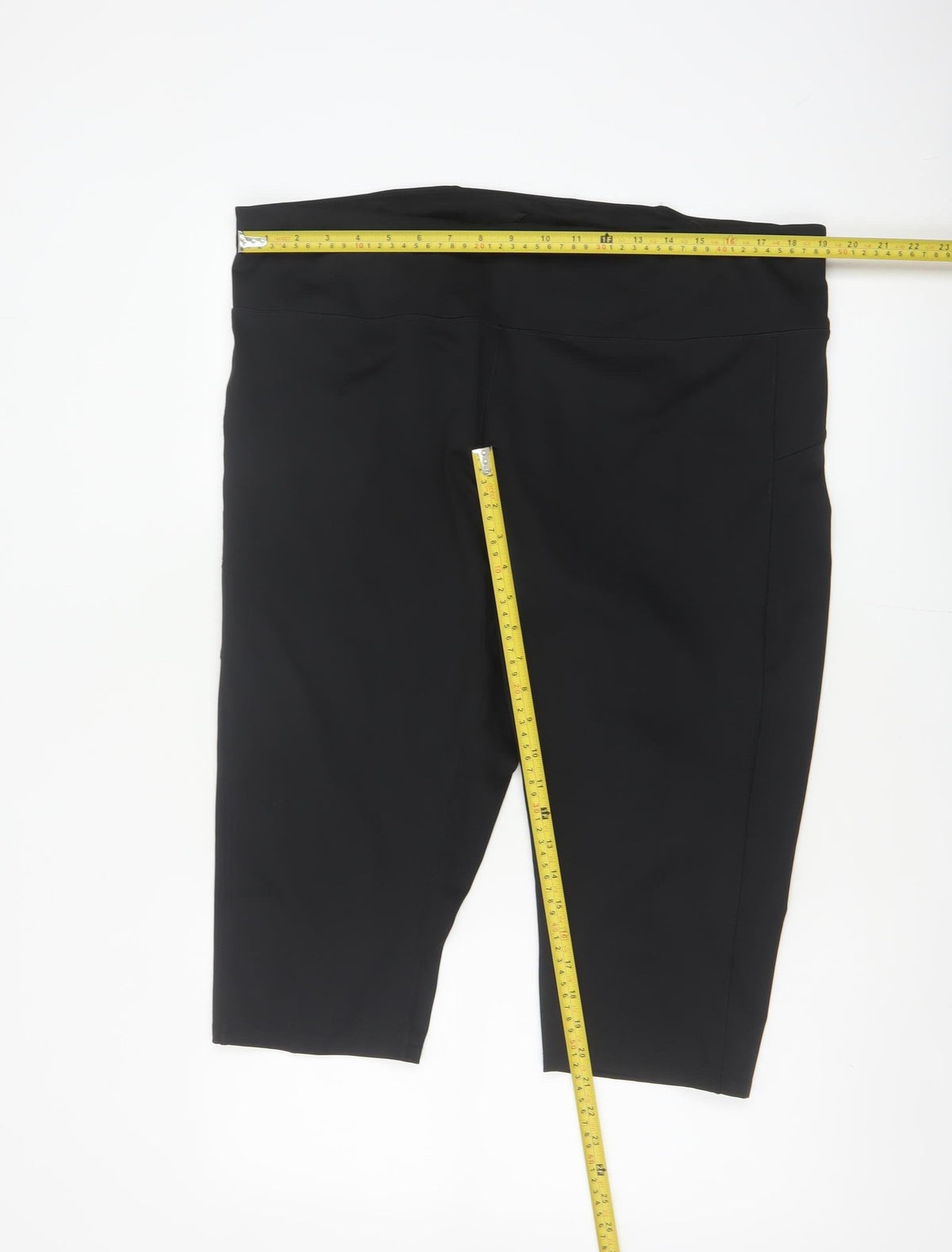 Goodmove Women’s Black Size 22 Compression Activewear Capri Shorts Pockets