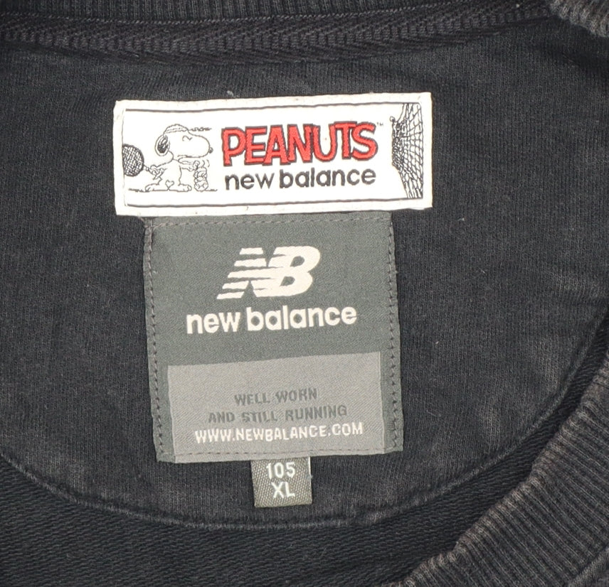 Additional view of New Balance men’s black xl peanuts snoopy tennis graphic sweatshirt