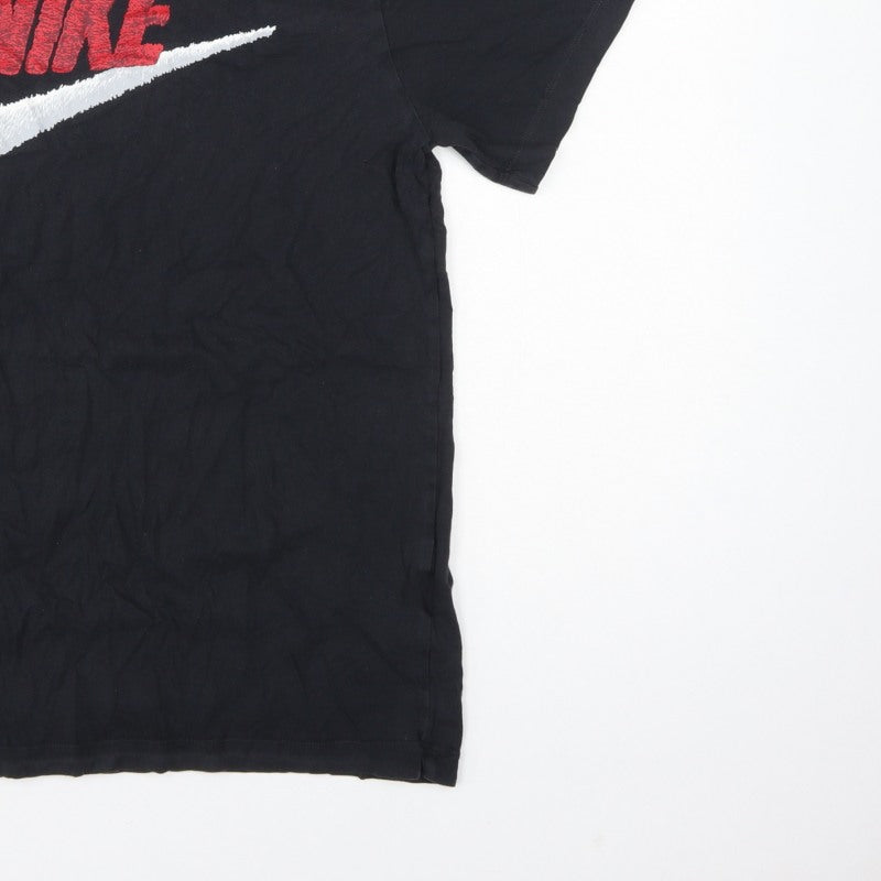 Nike Men’s Black M Logo Graphic Print Crew Neck Short Sleeve T-Shirt