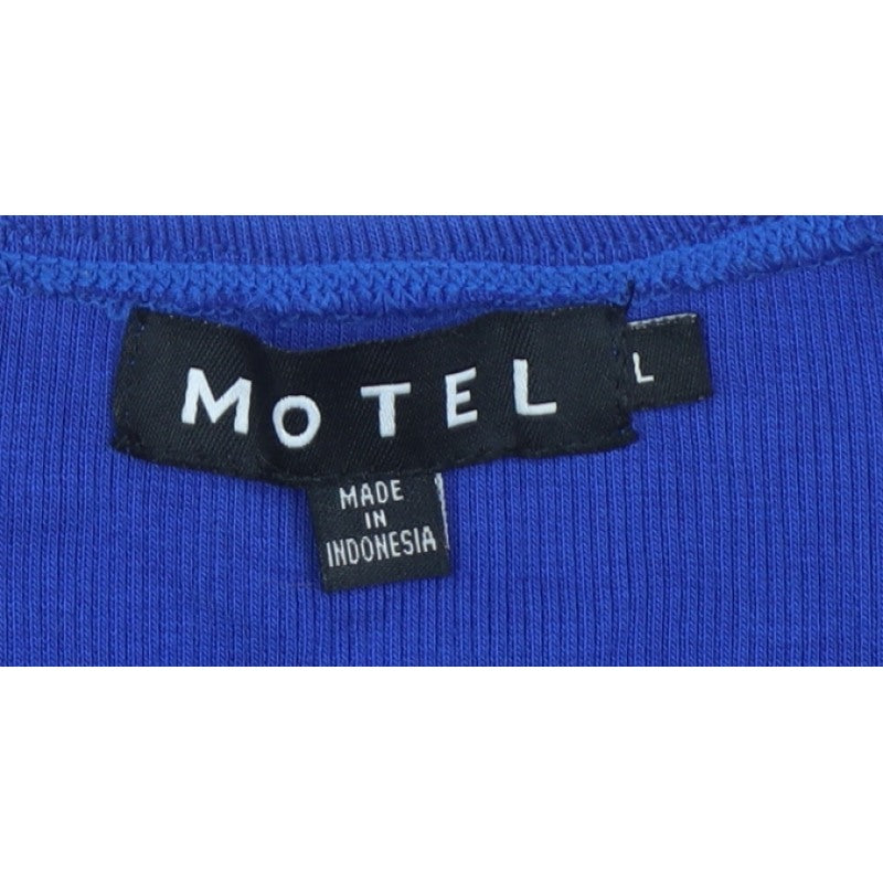 Motel Women’s Blue L Cropped Rib Knit Scoop Neck Button Top