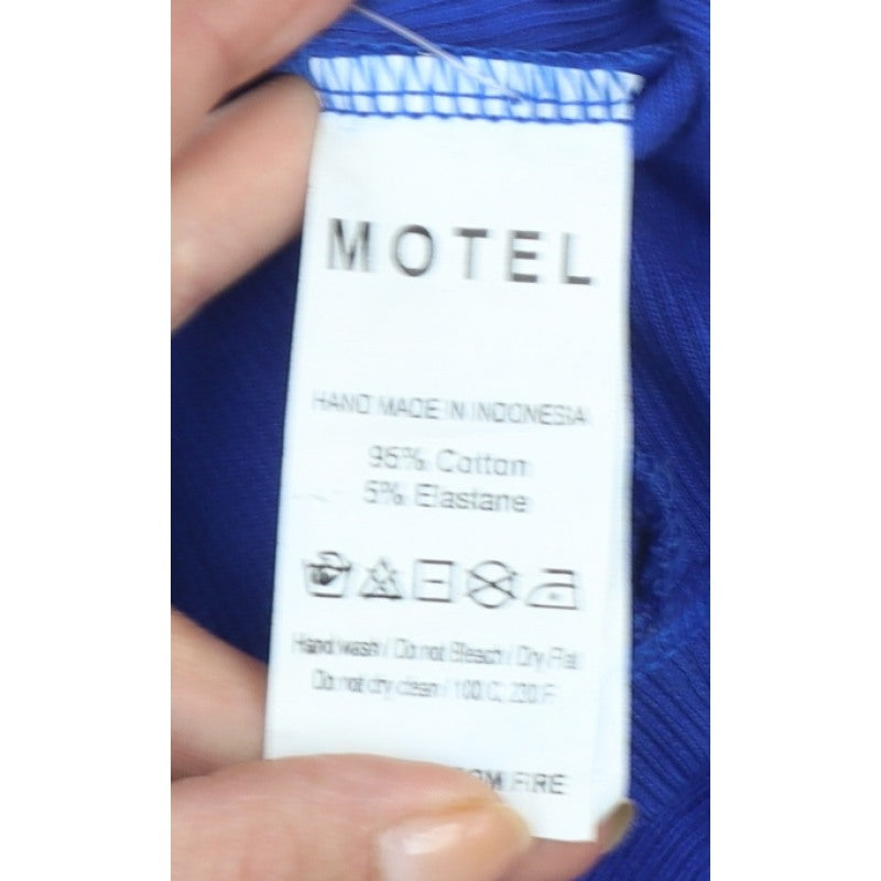 Motel Women’s Blue L Cropped Rib Knit Scoop Neck Button Top