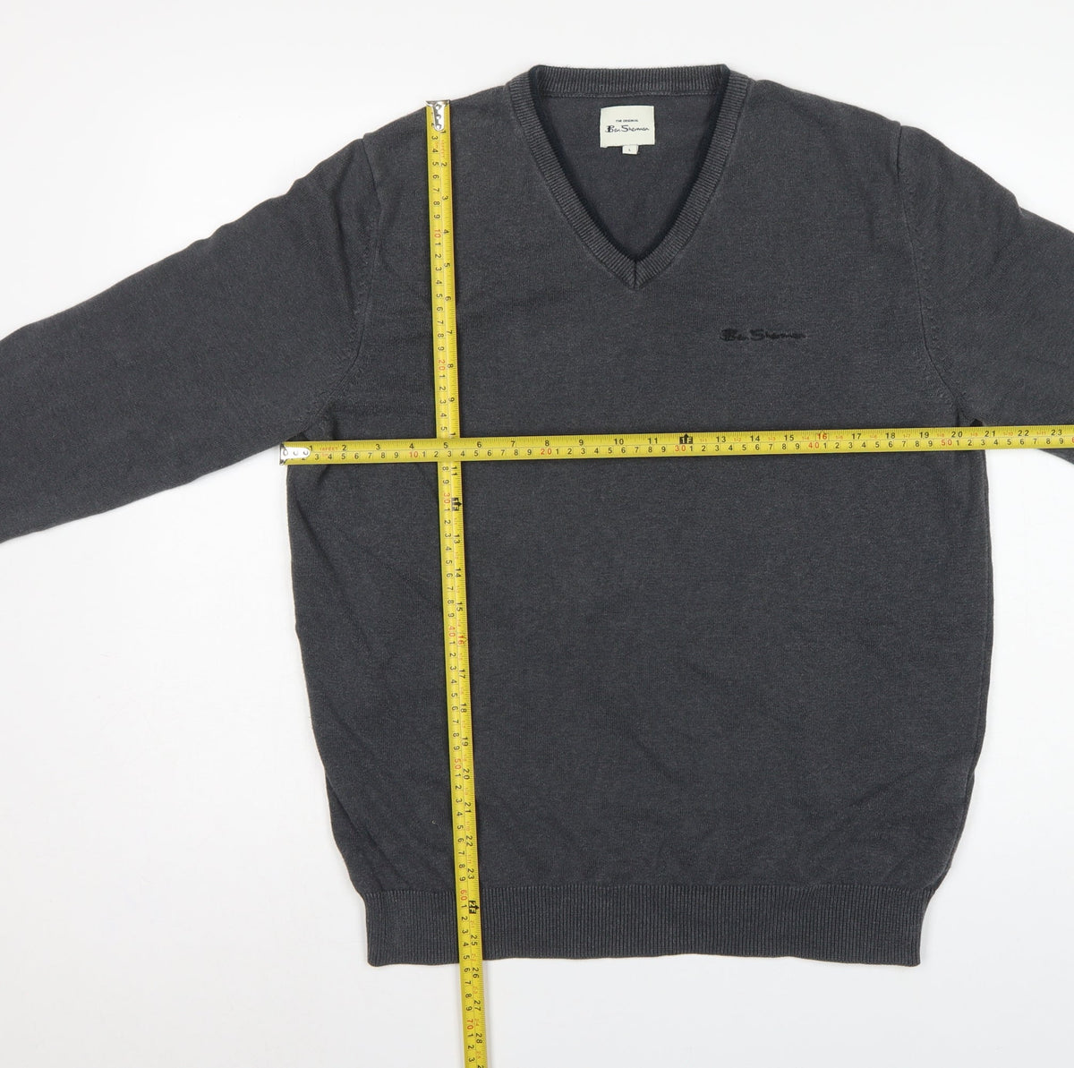 Ben Sherman Men’s Grey V-Neck Logo Knit Pullover Jumper L
