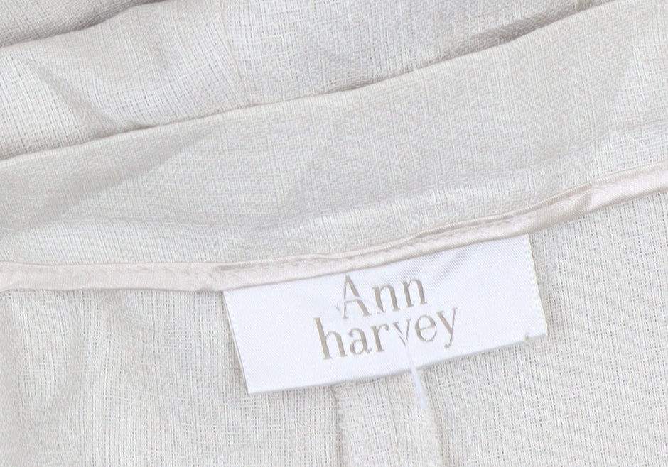 Ann Harvey Women Ivory Size 22 Tapered Lightweight Trousers