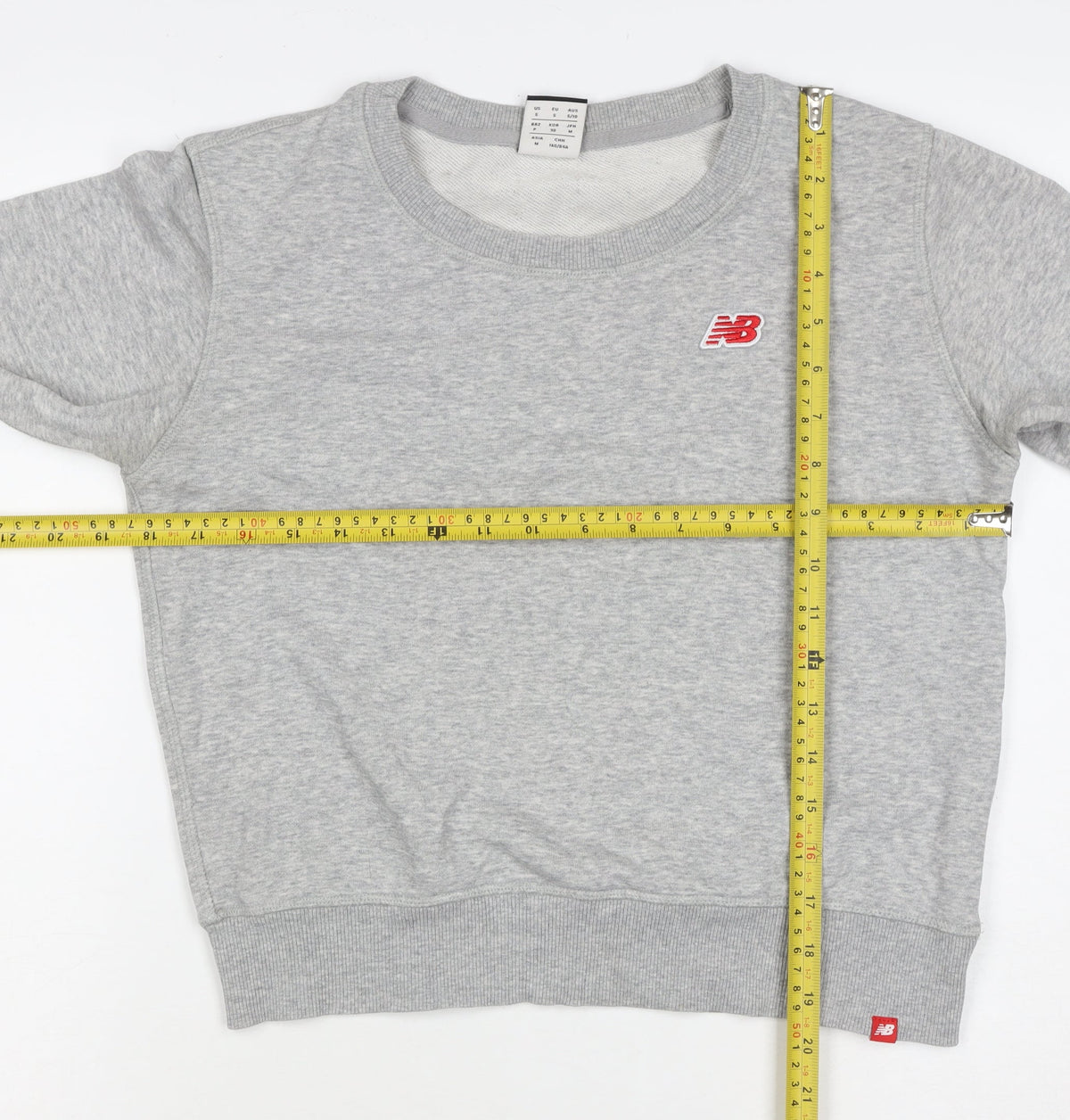 New Balance Women’s Grey S Logo Crew Neck Pullover Sweatshirt
