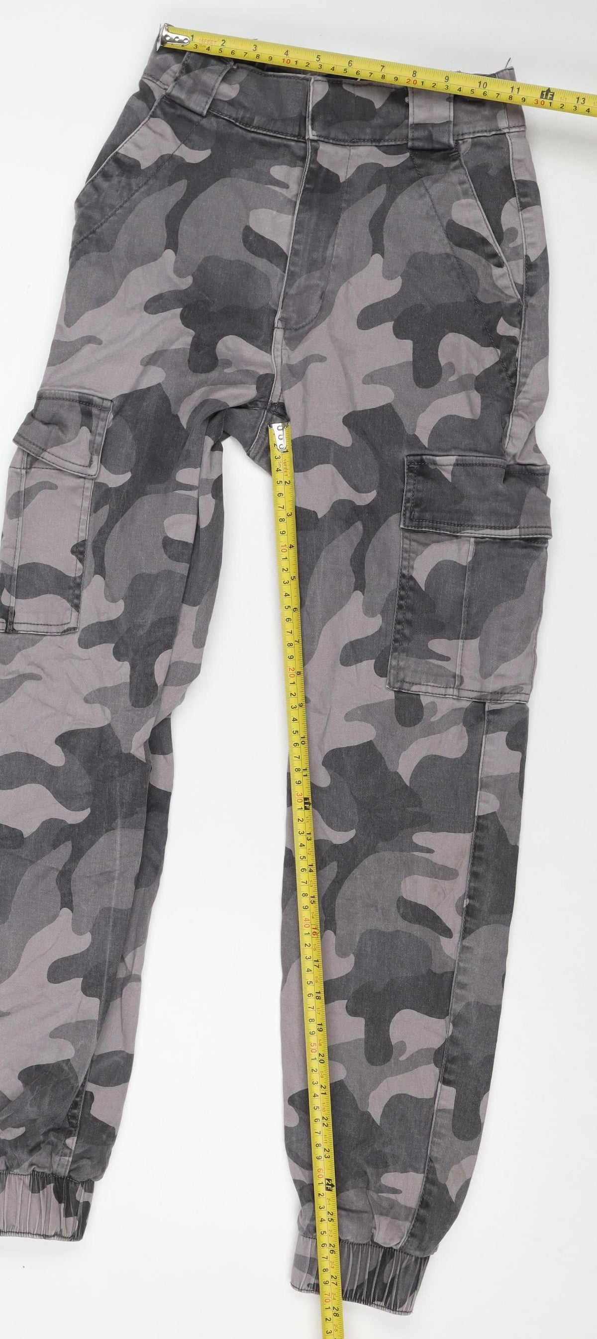 Hollister Women’s Grey Camo XS Ultra High Rise Mom Jeans Cargo