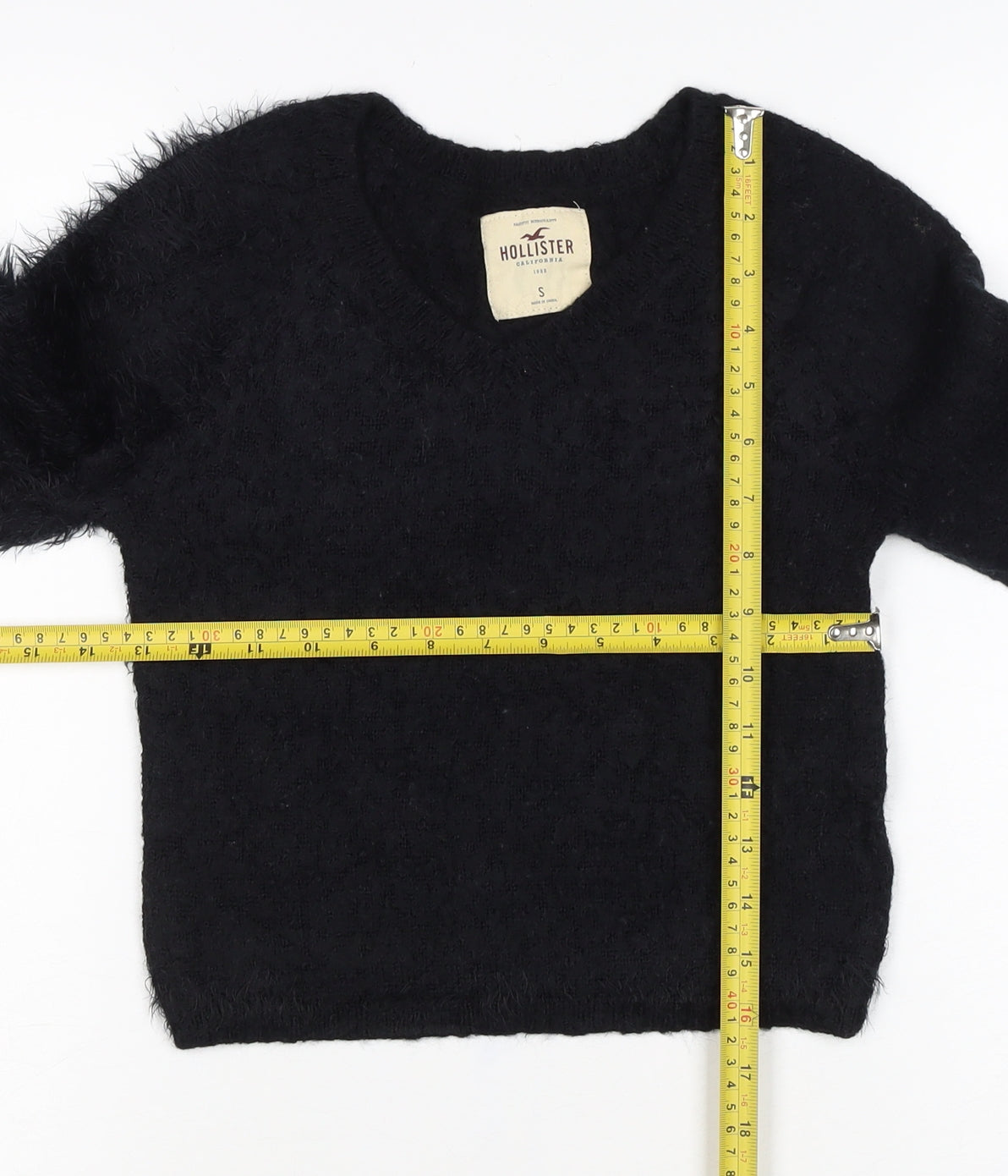 Hollister Women’s Black S V-Neck Fuzzy Knit Pullover Jumper