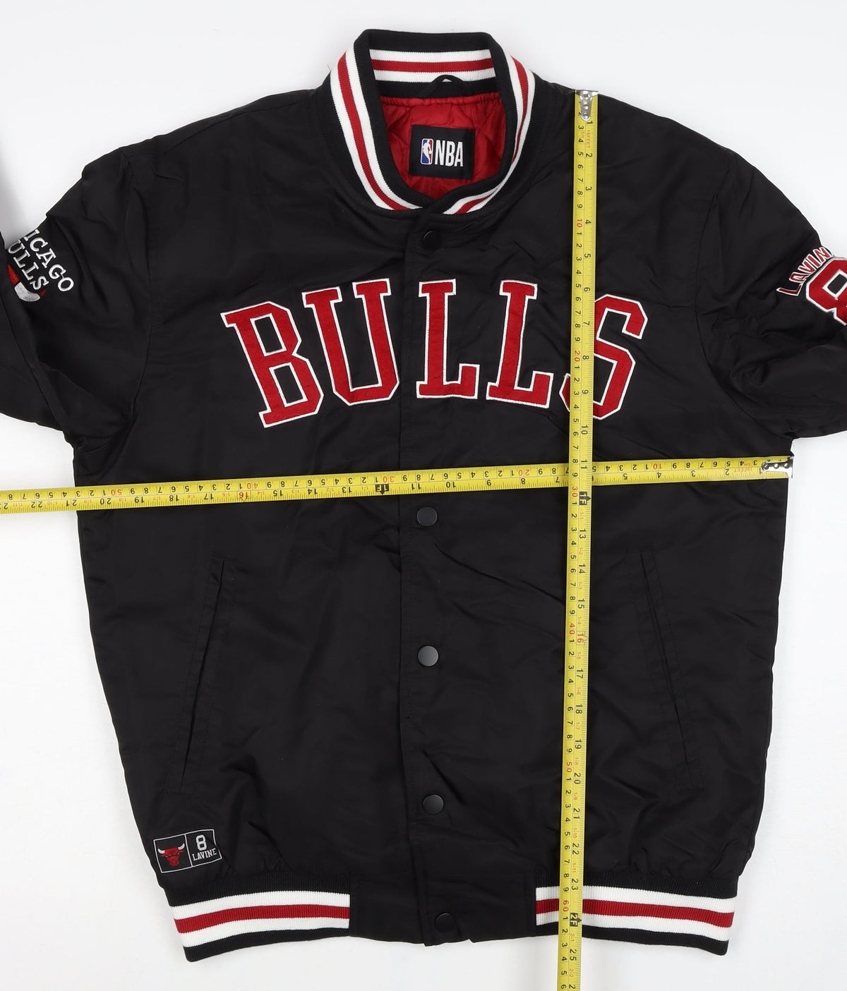 NBA Chicago Bulls Men’s Black XS Varsity Bomber Jacket Padded