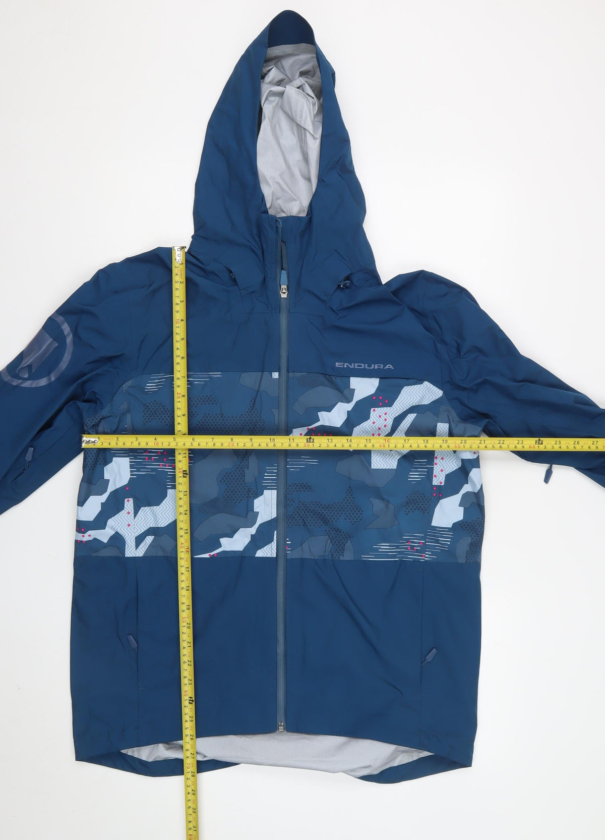 Endura Men’s Blue M Camo Hooded Cycling Windbreaker Jacket